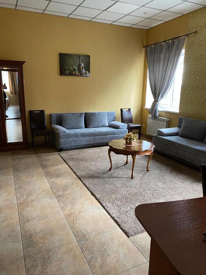 Hotel Gostynnyi Dvir Bucha Luaran gambar