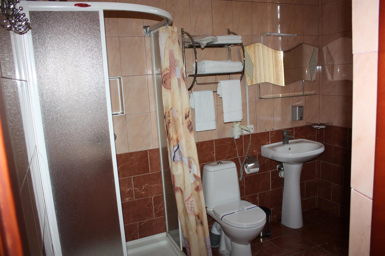 Hotel Gostynnyi Dvir Bucha Bilik gambar