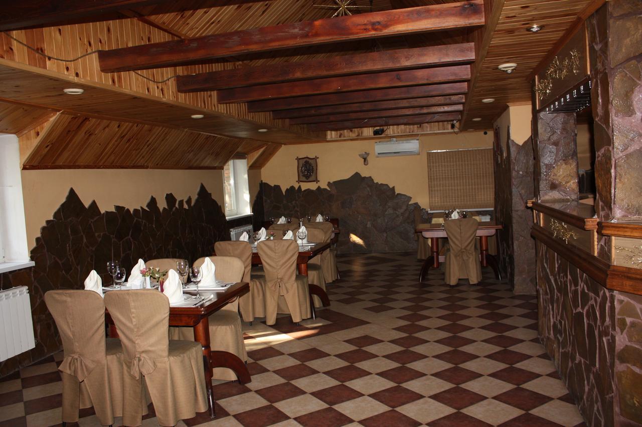 Hotel Gostynnyi Dvir Bucha Luaran gambar