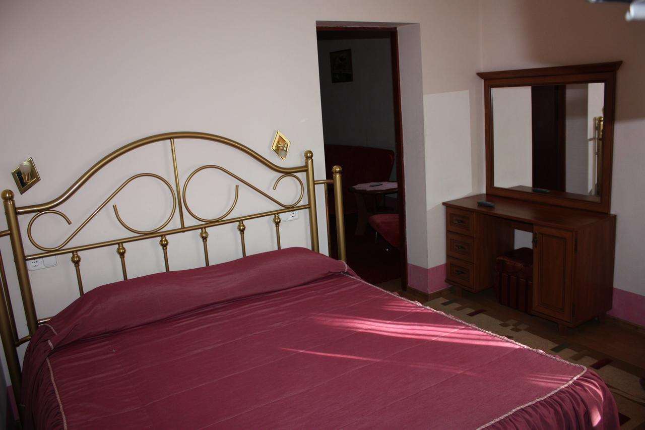Hotel Gostynnyi Dvir Bucha Luaran gambar